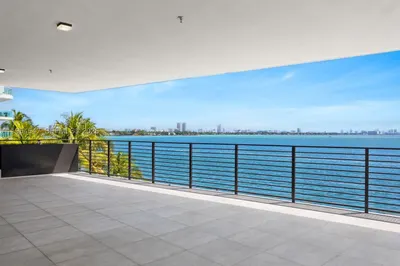 1930 Bay Dr Second Level Un #1 1