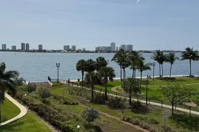801 Lake Shore 411 Drive #411 1