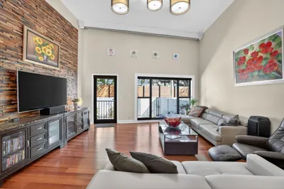 3000 NE 8th Terrace #B4 1