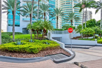 2101 Brickell Ave #1501 1