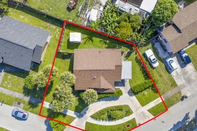 254 NW 2nd Way 1