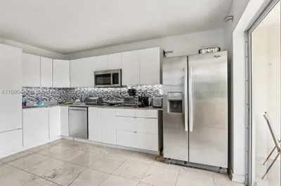 4011 N Meridian Ave #21 1