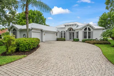 918 SW Blue Stem Way 1