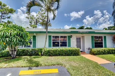5221 Privet Place #C 1