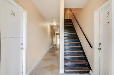 440 SW 5th Ave 1