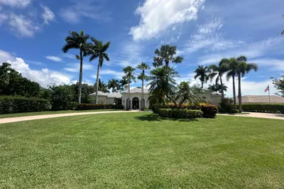 645 Atlantis Estates Way 1