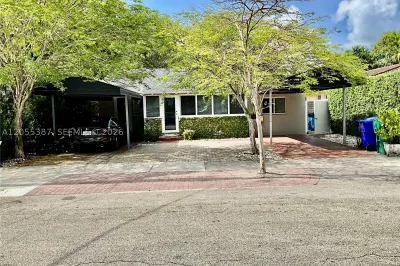2000 SW 25th St 1