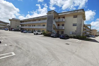 4441 NW 16th Street 1