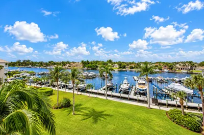 732 Bay Colony Drive S 1