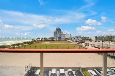 6767 Collins Ave #504 1