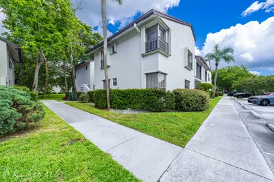 3147 Cocoplum Circle 1