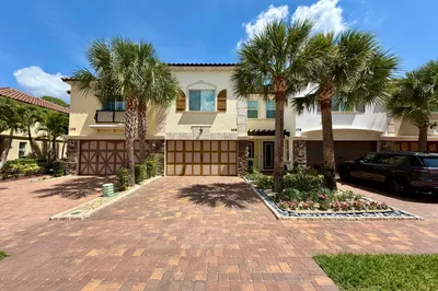 Beautiful residence ready for your stay!