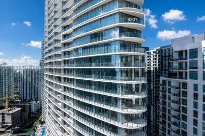 300 Biscayne Boulevard Way #4201E 1