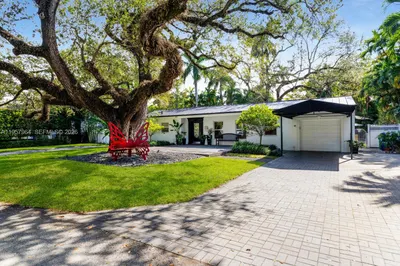 5100 SW 75th St 1