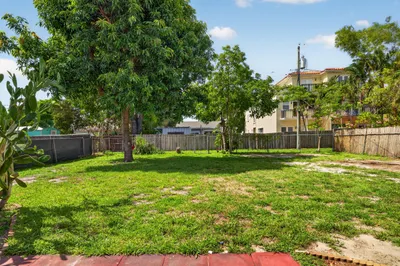 423 SW 11th Court #A 1
