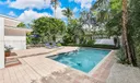 301 Hampton Ln Photo