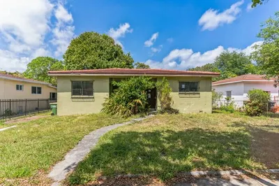 987 NE 145th Street 1