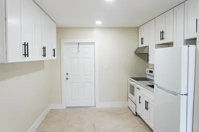 1502 AVENUE I #B 1