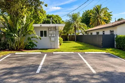 904 NE 12TH #1-3 1