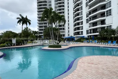 3530 Mystic Pointe Dr #2602 + Parking 1