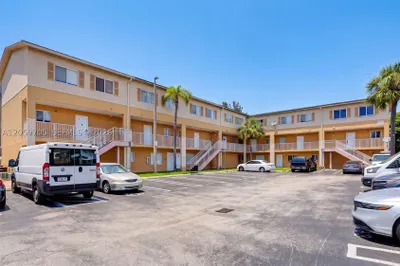 6225 KENDALE LAKES CIR #253 1