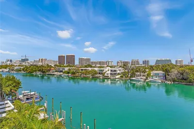 9221 E Bay Harbor Dr #511/512 1