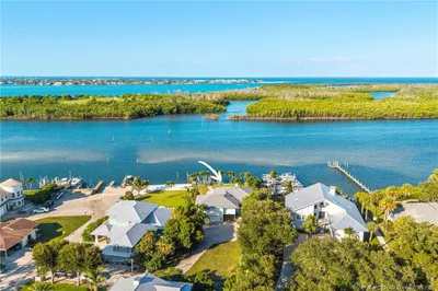 5644 SE Harbor Terrace 1