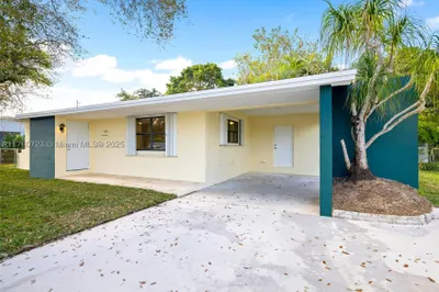 1562 NW 8th Ave 1