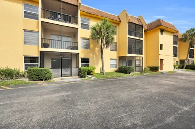 490 NW 20TH Street #1140 1