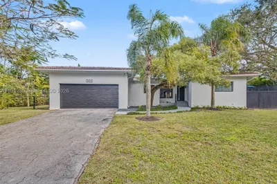 15815 SW 85th Ave 1