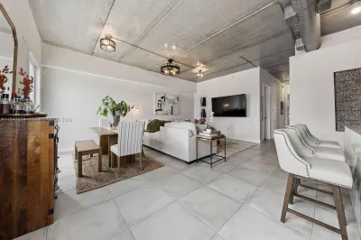 111 SE 2nd Street #201 1