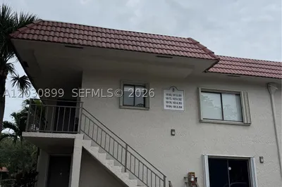 16184 Laurel Dr #204 1