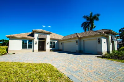 220 SW Dalton Circle 1