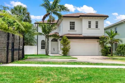 3040 SW 44th Ct 1
