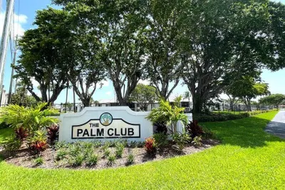 1012 Green Pine Boulevard #E2 1