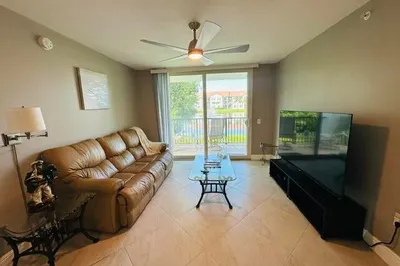 902 Villa Circle 1