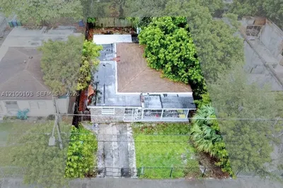 1085 NW 25th St 1
