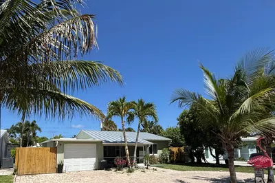 814 S Lake Drive 1