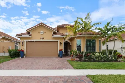 11812 S Cantal Cir S 1