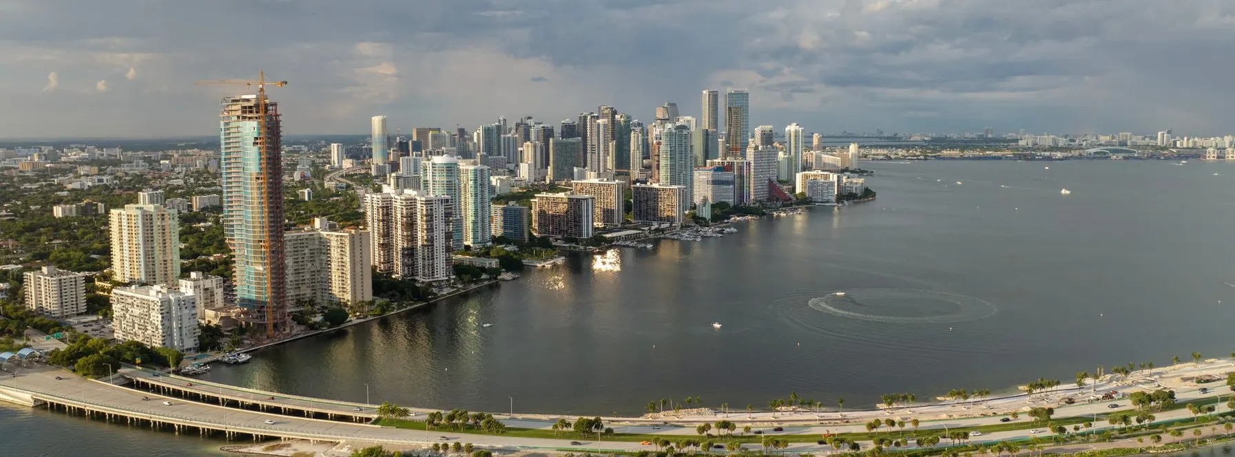 Bayshore Place: Classic Bayfront Living with Spacious Condos