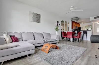 860 SE 6th Ave #115 1