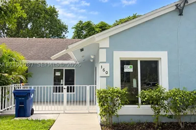 160 SW 8th Ave #160 1