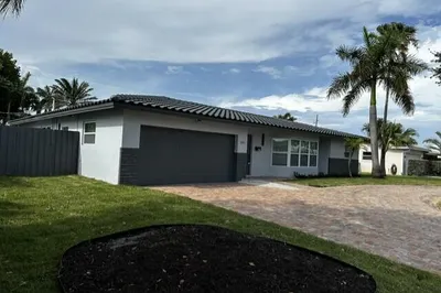 2521 NE 45th Street 1