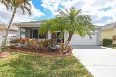 569 NW Cortina Lane 1