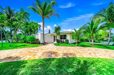 902 SW 27th Way 1