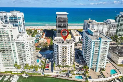 5880 Collins Ave #302 1