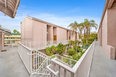 449 Swallow Dr #11 1