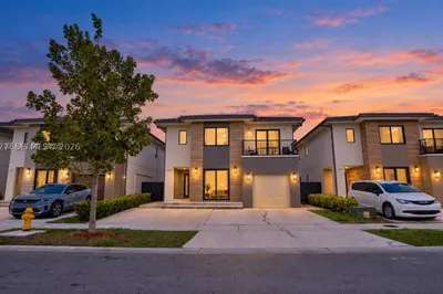 1168 NW 1st St 1