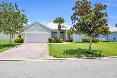 198 Magnolia Lakes Boulevard 1