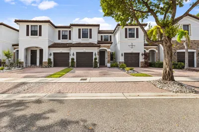 11300 NW 88th Ter 1